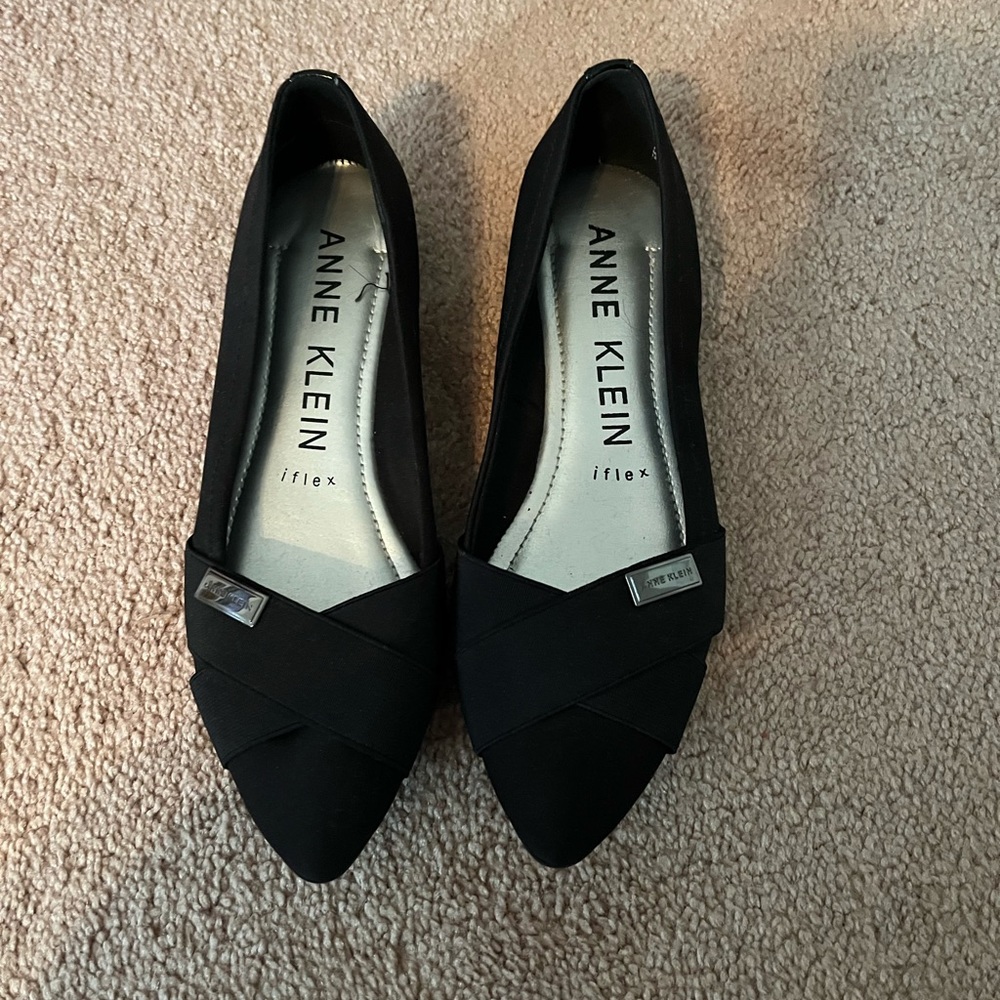 Women’s flats